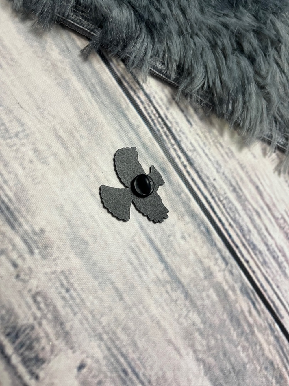 🦋Enamel Cardinal Pin - Picture 2 of 2
